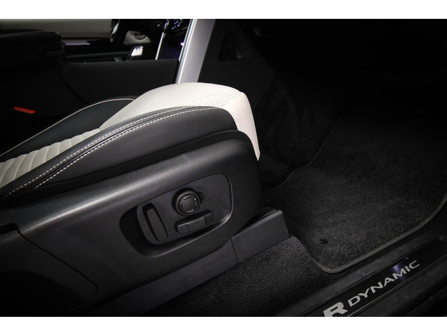 Land Rover Discovery 3.0 D300 R-Dynamic HSE 7p. | PANORAMADAK | DAB | APPLE | 360 CAMERA | TREKHAAK EL. | 22 | COLD   HOT CLIMATE- PACK