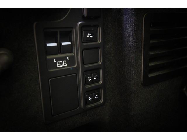 Land Rover Discovery 3.0 D300 R-Dynamic HSE 7p. | PANORAMADAK | DAB | APPLE | 360 CAMERA | TREKHAAK EL. | 22 | COLD   HOT CLIMATE- PACK