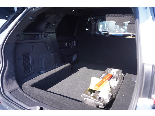 Land Rover Discovery Sport 2.0 TD4 180 PK Landmark Grijs Kenteken 2-Zits Navi Marge Auto, Panoramadak, Cruise control, Trekhaak 2200 kg