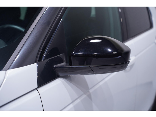 Land Rover Discovery Sport 2.0 TD4 180 PK Landmark Grijs Kenteken 2-Zits Navi Marge Auto, Panoramadak, Cruise control, Trekhaak 2200 kg