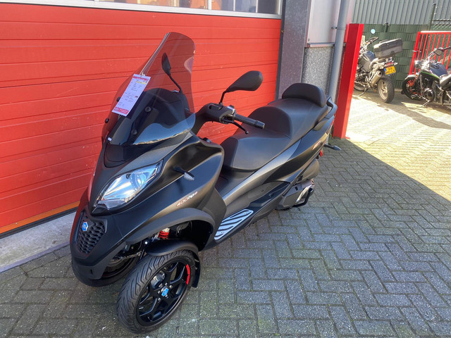 piaggio-mp3-metropolis-rs-400-hpe-sport-piaggio--mp3-400-hpe-sport