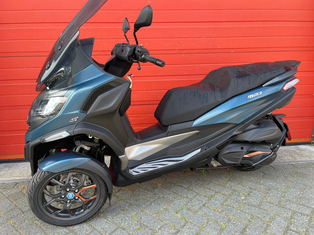 Piaggio MP3 530 HPE Advance EXCLUSIVE Piaggio  MP3 530 HPE Advance EXCLUSIVE PRIMEUR 28 stuks 400  530 op voorraad!