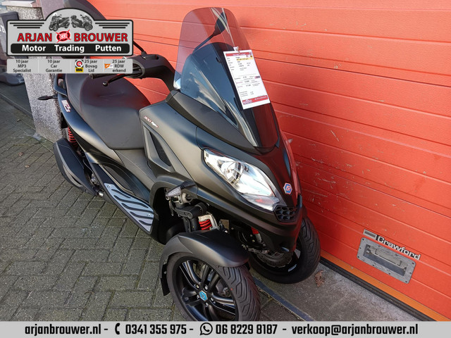 piaggio-mp3-300-hpe-abs-sport-15-stuks-nieuw-en-gebruikt---piaggio--mp3-300-hpe-abs-sport-15-stuks-nieuw-en-gebruikt--