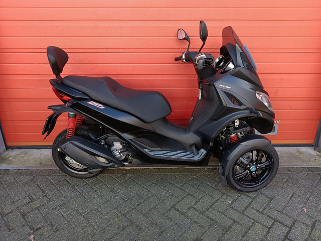 Piaggio MP3 300 HPE ABS Sport 15 stuks nieuw en gebruikt ! Piaggio  MP3 300 HPE ABS Sport 15 stuks nieuw en gebruikt !