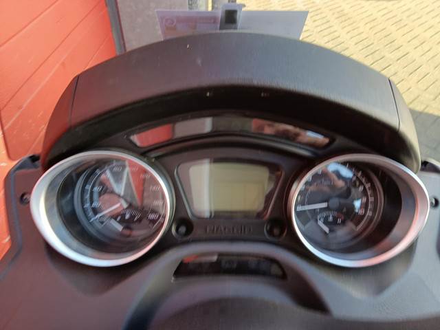 Piaggio MP3 300 HPE ABS Sport 15 stuks nieuw en gebruikt ! Piaggio  MP3 300 HPE ABS Sport 15 stuks nieuw en gebruikt !