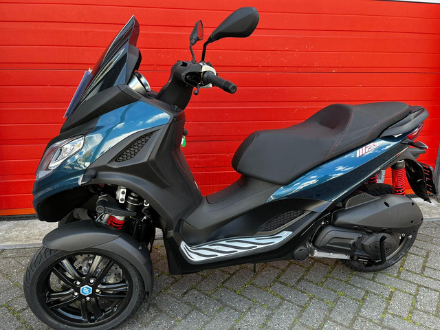 piaggio-mp3-300-hpe-sport-15-stuks-nieuw-en-gebruikt---piaggio--mp3-300-hpe-sport-15-stuks-nieuw-en-gebruikt--