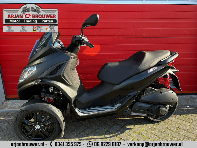piaggio-mp3-300-hpe-sport-15-stuks-nieuw-en-gebruikt---piaggio--mp3-300-hpe-sport-15-stuks-nieuw-en-gebruikt--