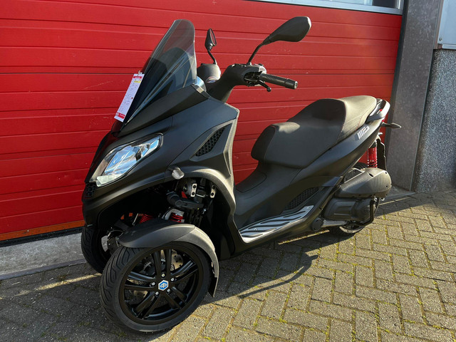 Piaggio MP3 300 HPE Sport 15 stuks nieuw en gebruikt ! Piaggio  MP3 300 HPE Sport 15 stuks nieuw en gebruikt !