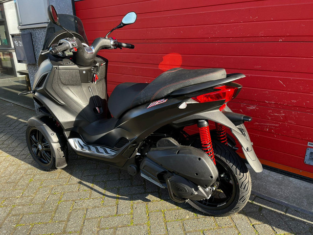 Piaggio MP3 300 HPE Sport 15 stuks nieuw en gebruikt ! Piaggio  MP3 300 HPE Sport 15 stuks nieuw en gebruikt !