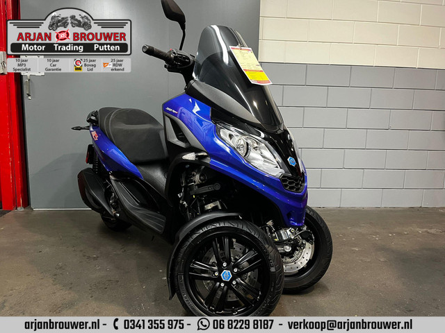 piaggio-mp3-300-hpe-limited-edition-piaggio-mp3-300-hpe