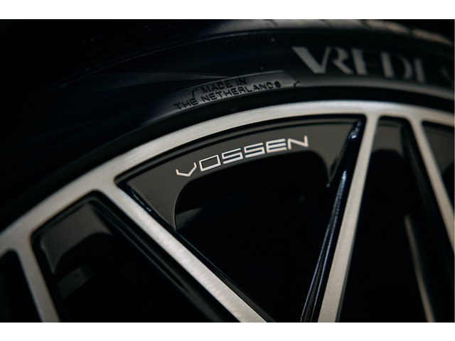 Land Rover Range Rover Sport P575 SVR | verwarming & ventilatie | 23' Vossen | Meridian | Carbon | Head-Up |