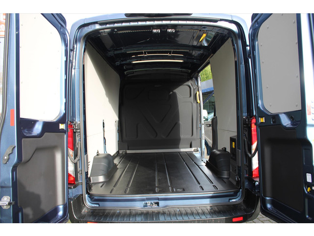 Ford E-Transit E-TRANSIT GB 350 L2H2 68kWh 184pk RWD Trend (Demo)