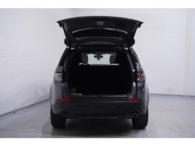 Land Rover Discovery Sport 2.0 TD4 150 pk Grijs Kenteken 2-Zits Navi, Camera, Leder Zwart, 20 LMV, Elek. Stoelen