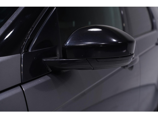 Land Rover Discovery Sport 2.0 TD4 150 pk Grijs Kenteken 2-Zits Navi, Camera, Leder Zwart, 20 LMV, Elek. Stoelen
