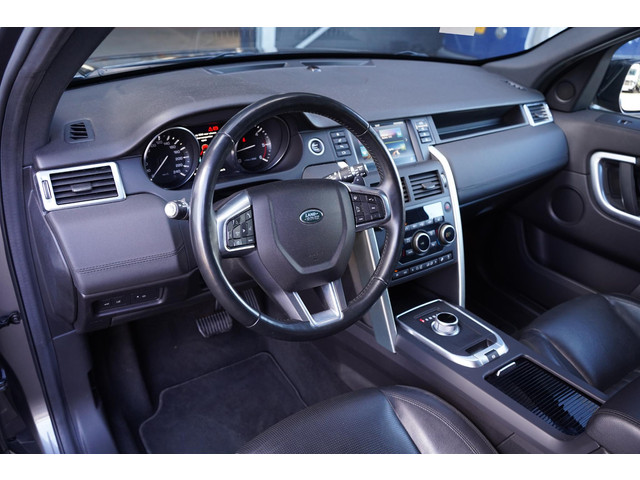 Land Rover Discovery Sport 2.0 TD4 150 pk Grijs Kenteken 2-Zits Navi, Camera, Leder Zwart, 20 LMV, Elek. Stoelen