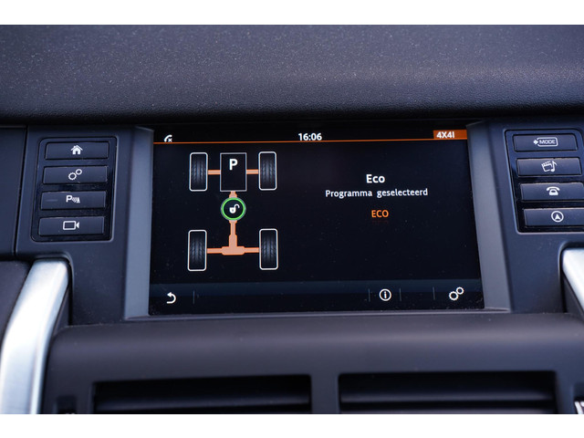 Land Rover Discovery Sport 2.0 TD4 150 pk Grijs Kenteken 2-Zits Navi, Camera, Leder Zwart, 20 LMV, Elek. Stoelen