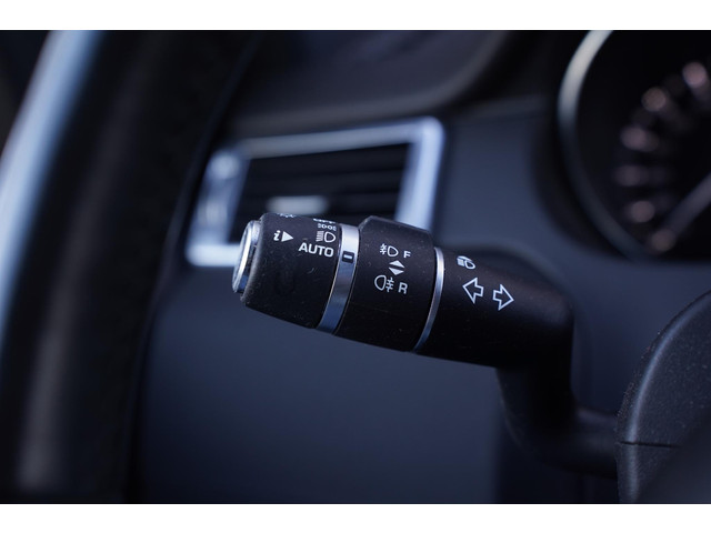 Land Rover Discovery Sport 2.0 TD4 150 pk Grijs Kenteken 2-Zits Navi, Camera, Leder Zwart, 20 LMV, Elek. Stoelen