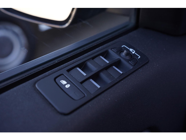 Land Rover Discovery Sport 2.0 TD4 150 pk Grijs Kenteken 2-Zits Navi, Camera, Leder Zwart, 20 LMV, Elek. Stoelen