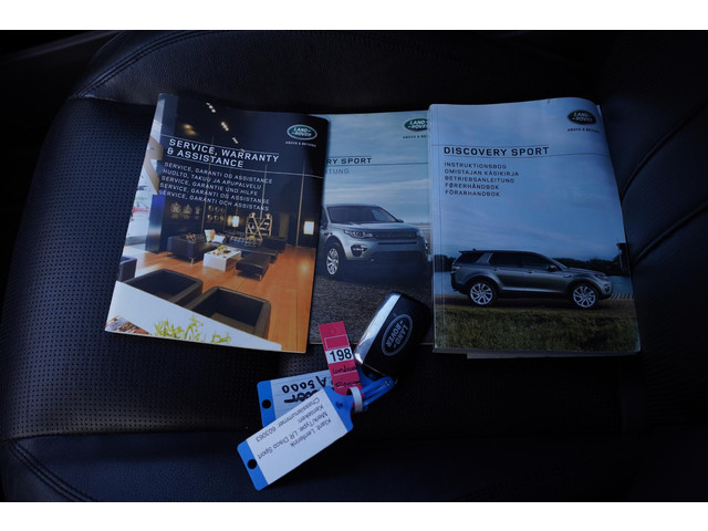 Land Rover Discovery Sport 2.0 TD4 150 pk Grijs Kenteken 2-Zits Navi, Camera, Leder Zwart, 20 LMV, Elek. Stoelen