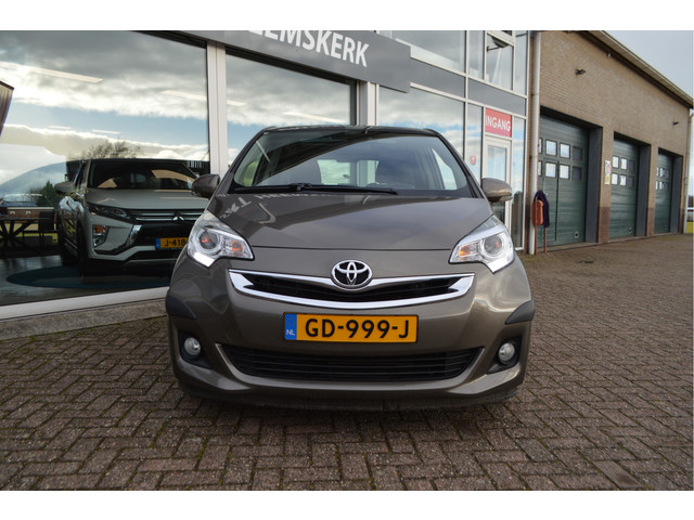 toyota-verso-s-1.3-vvt-i-trend---panoramadak---nl-auto---trekhaak---climate-control
