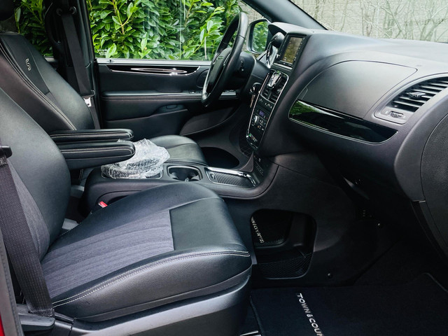 Chrysler Grand Voyager S Sport Black Edition 3.6 V6 Stow&Go Limited 3XTV DVD