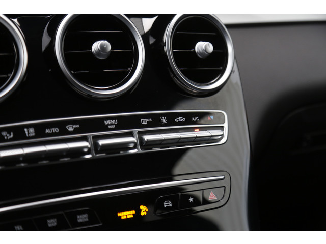 Mercedes-Benz GLC 300e 4MATIC PHEV Plug in hybride*BTW*1ste Eig*Perfect Onderh.*Elek. Trekhaak Act. Remass. Parkeerass. LED Stoelverw. Cruise-Cont