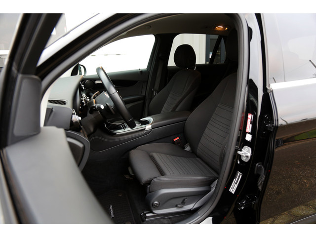 Mercedes-Benz GLC 300e 4MATIC PHEV Plug in hybride*BTW*1ste Eig*Perfect Onderh.*Elek. Trekhaak Act. Remass. Parkeerass. LED Stoelverw. Cruise-Cont