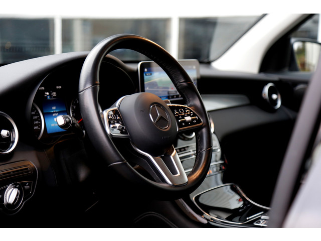 Mercedes-Benz GLC 300e 4MATIC PHEV Plug in hybride*BTW*1ste Eig*Perfect Onderh.*Elek. Trekhaak Act. Remass. Parkeerass. LED Stoelverw. Cruise-Cont