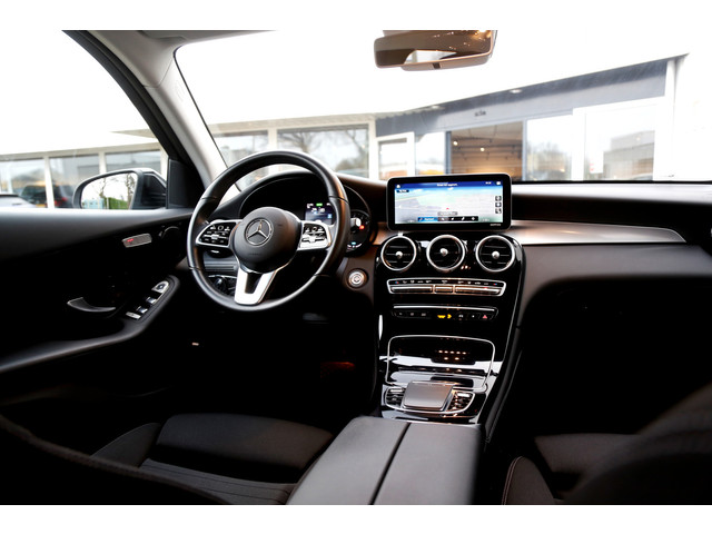Mercedes-Benz GLC 300e 4MATIC PHEV Plug in hybride*BTW*1ste Eig*Perfect Onderh.*Elek. Trekhaak Act. Remass. Parkeerass. LED Stoelverw. Cruise-Cont