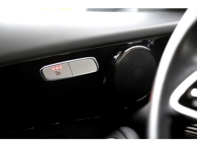 Mercedes-Benz GLC 300e 4MATIC PHEV Plug in hybride*BTW*1ste Eig*Perfect Onderh.*Elek. Trekhaak Act. Remass. Parkeerass. LED Stoelverw. Cruise-Cont
