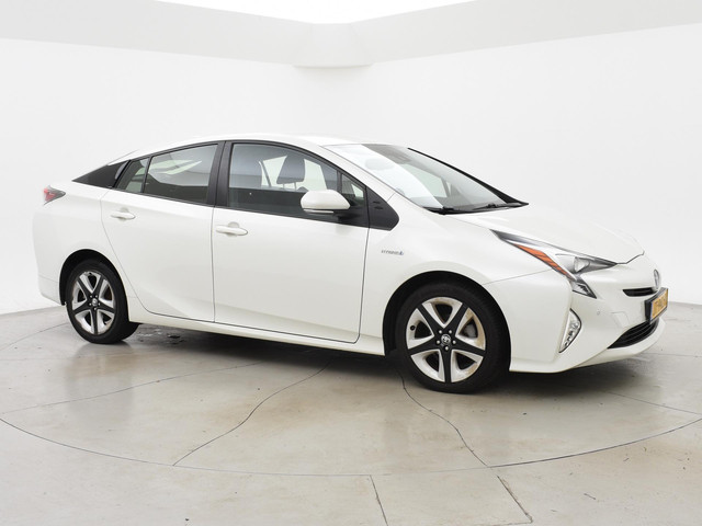 toyota-prius-1.8-business-plus-nieuw-model---afn.-trekhaak---camera---navigatie---xenon