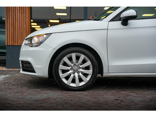 Audi A1 1.2 TFSI Connect Stoelverwarming cruisecontrol