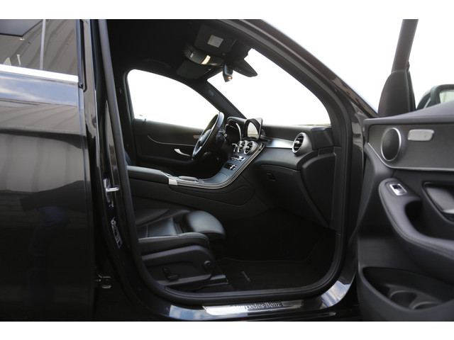 Mercedes-Benz GLC 300e Plug in hybride PHEV 4MATIC Luxury*NL-Auto*Perfect MB Onderh.*1ste Eig*Elek. Trekhaak Elek. Klep Digi.Klokken Standkachel C