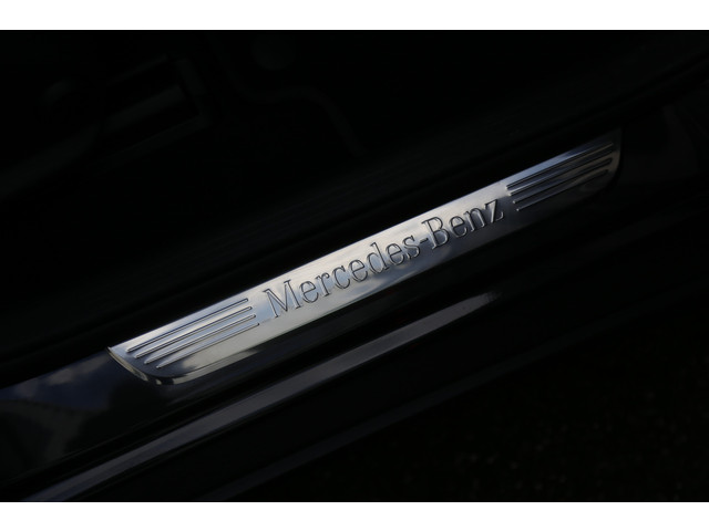 Mercedes-Benz GLC 300e Plug in hybride PHEV 4MATIC Luxury*NL-Auto*Perfect MB Onderh.*1ste Eig*Elek. Trekhaak Elek. Klep Digi.Klokken Standkachel C
