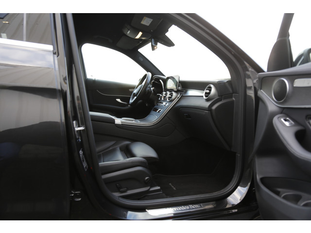 Mercedes-Benz GLC 300e Plug in hybride PHEV 4MATIC Luxury*NL-Auto*Perfect MB Onderh.*1ste Eig*Elek. Trekhaak Elek. Klep Digi.Klokken Standkachel C