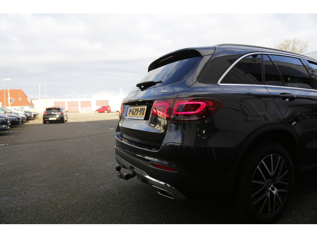 Mercedes-Benz GLC 300e Plug in hybride PHEV 4MATIC Luxury*NL-Auto*Perfect MB Onderh.*1ste Eig*Elek. Trekhaak Elek. Klep Digi.Klokken Standkachel C