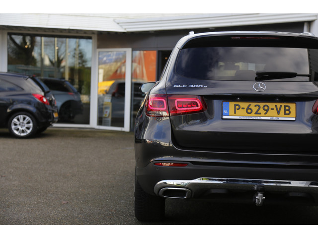 Mercedes-Benz GLC 300e Plug in hybride PHEV 4MATIC Luxury*NL-Auto*Perfect MB Onderh.*1ste Eig*Elek. Trekhaak Elek. Klep Digi.Klokken Standkachel C