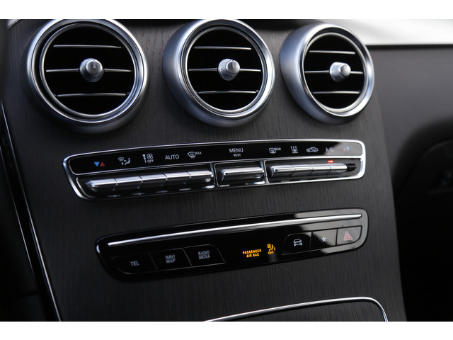 Mercedes-Benz GLC 300e Plug in hybride PHEV 4MATIC Luxury*NL-Auto*Perfect MB Onderh.*1ste Eig*Elek. Trekhaak Elek. Klep Digi.Klokken Standkachel C