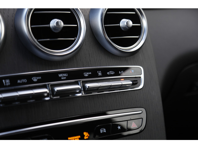 Mercedes-Benz GLC 300e Plug in hybride PHEV 4MATIC Luxury*NL-Auto*Perfect MB Onderh.*1ste Eig*Elek. Trekhaak Elek. Klep Digi.Klokken Standkachel C