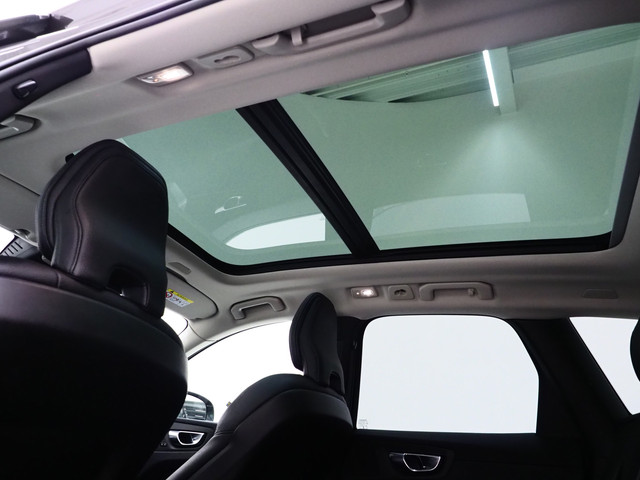 Volvo XC60 2.0 T6 Long Range Recharge AWD Ultimate | Panoramadak | Pilot Assist | Harman Kardon | 360 | Head Up