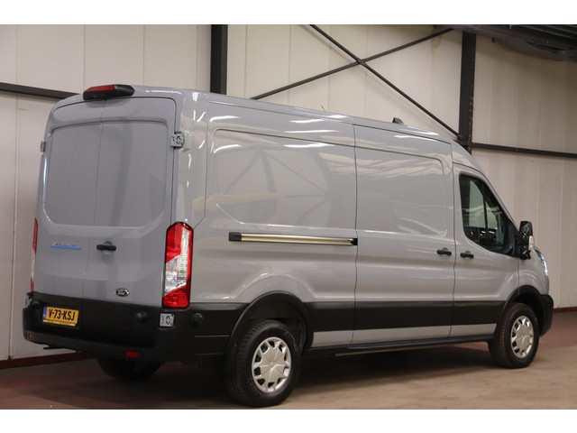 Ford E-Transit L3H2 Trend 68 kWh ELEKTRISCH NAVIGATIESYSTEEM Ford Transit L3H2 Trend 68 kWh ELEKTRISCH NAVIGATIESYSTEEM