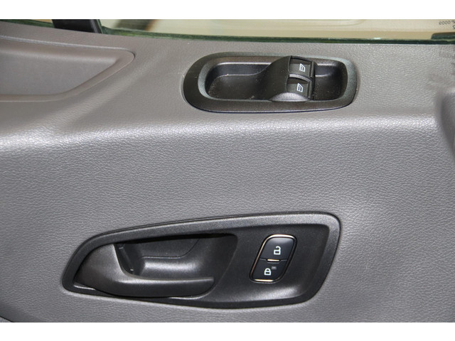 Ford E-Transit L3H2 Trend 68 kWh ELEKTRISCH NAVIGATIESYSTEEM Ford Transit L3H2 Trend 68 kWh ELEKTRISCH NAVIGATIESYSTEEM