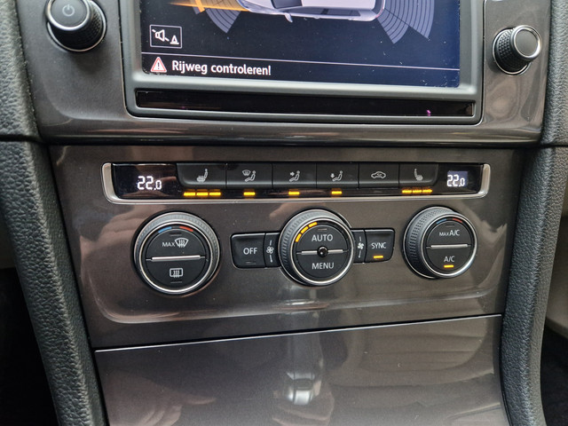 Volkswagen e-Golf *Leder* Warmtepomp Stoelverwarming Adapt. Cruise LED Keyless Dynaudio Camera Navigatie LMV