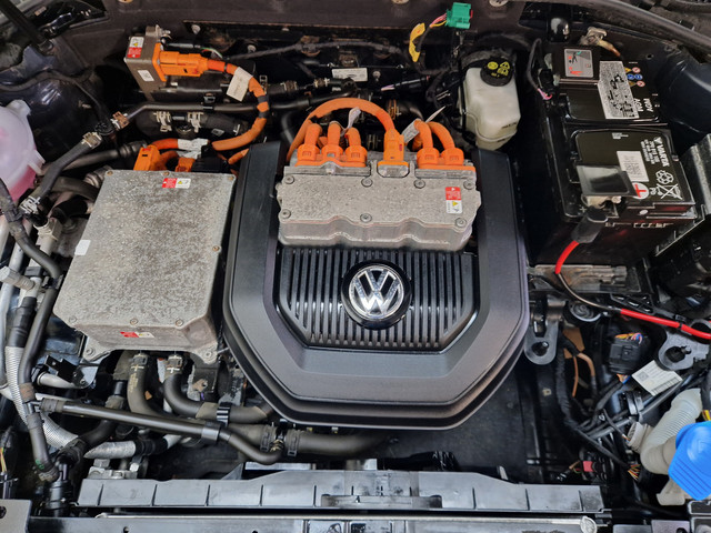 Volkswagen e-Golf *Leder* Warmtepomp Stoelverwarming Adapt. Cruise LED Keyless Dynaudio Camera Navigatie LMV