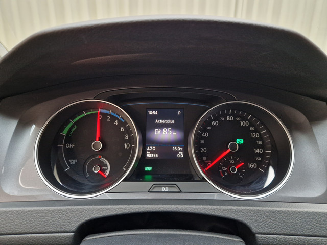 Volkswagen e-Golf *Leder* Warmtepomp Stoelverwarming Adapt. Cruise LED Keyless Dynaudio Camera Navigatie LMV