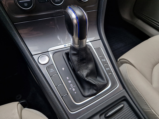 Volkswagen e-Golf *Leder* Warmtepomp Stoelverwarming Adapt. Cruise LED Keyless Dynaudio Camera Navigatie LMV