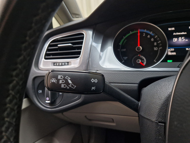 Volkswagen e-Golf *Leder* Warmtepomp Stoelverwarming Adapt. Cruise LED Keyless Dynaudio Camera Navigatie LMV
