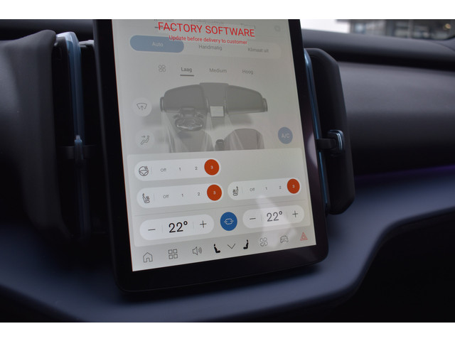 Volvo EX30 Extended Range Plus 69 kWh | 6000,- korting | Climate Pack | Apple Carplay | H&K | Camera | 19'LMV | ACC