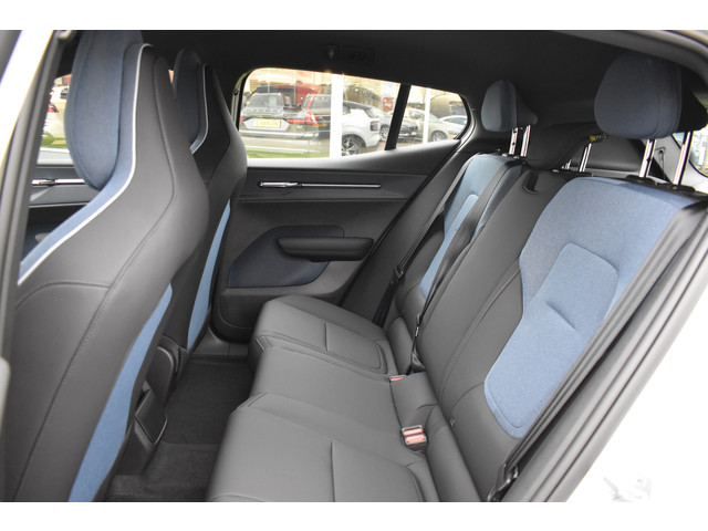 Volvo EX30 Extended Range Plus 69 kWh | 6000,- korting | Climate Pack | Apple Carplay | H&K | Camera | 19'LMV | ACC
