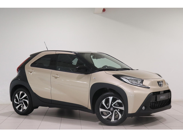 toyota-aygo-x-1.0-vvt-i-mt-pulse--apple-carplay-en-android-auto--parkeercamera--adaptive-cruise-control--climate-control-